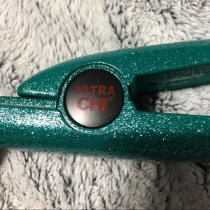 Ultra CHI straightener